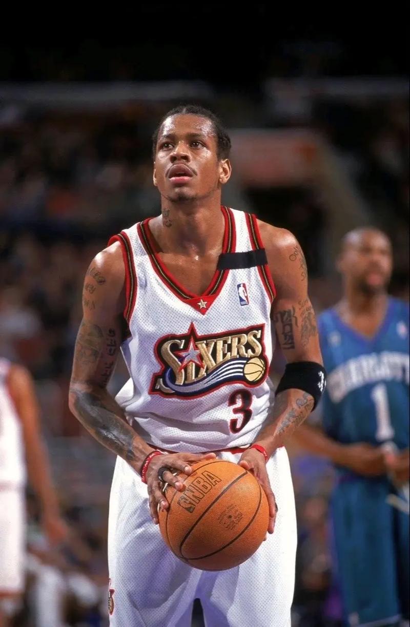 埃迪·豪：球队没有足够球员进行轮换，欧冠目标是晋级淘汰赛（埃迪·豪：人手短缺难轮换，欧冠志在晋级淘汰赛）