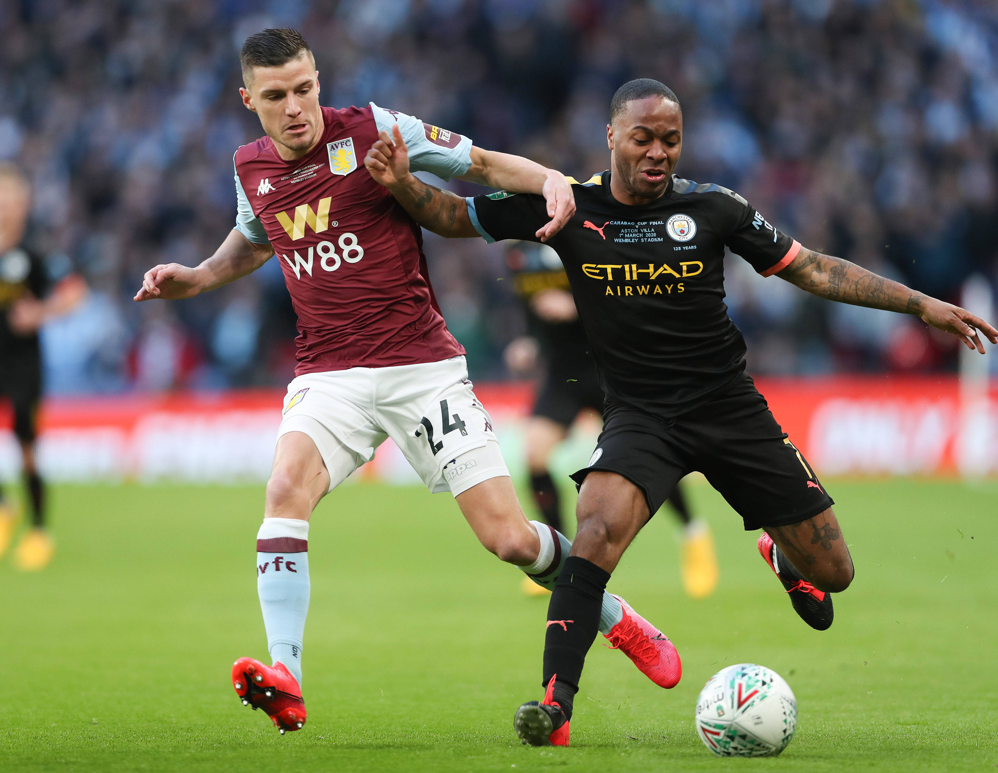 泰山功勋外援罗麦多重回省体，他曾在99年帮助球队夺得双冠王（99年助泰山双冠的功勋外援罗麦多重返省体）