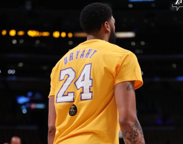 欧冠精彩进球回顾：梅西助攻亮点,（欧冠绝妙进球集锦：梅西助攻成焦点）