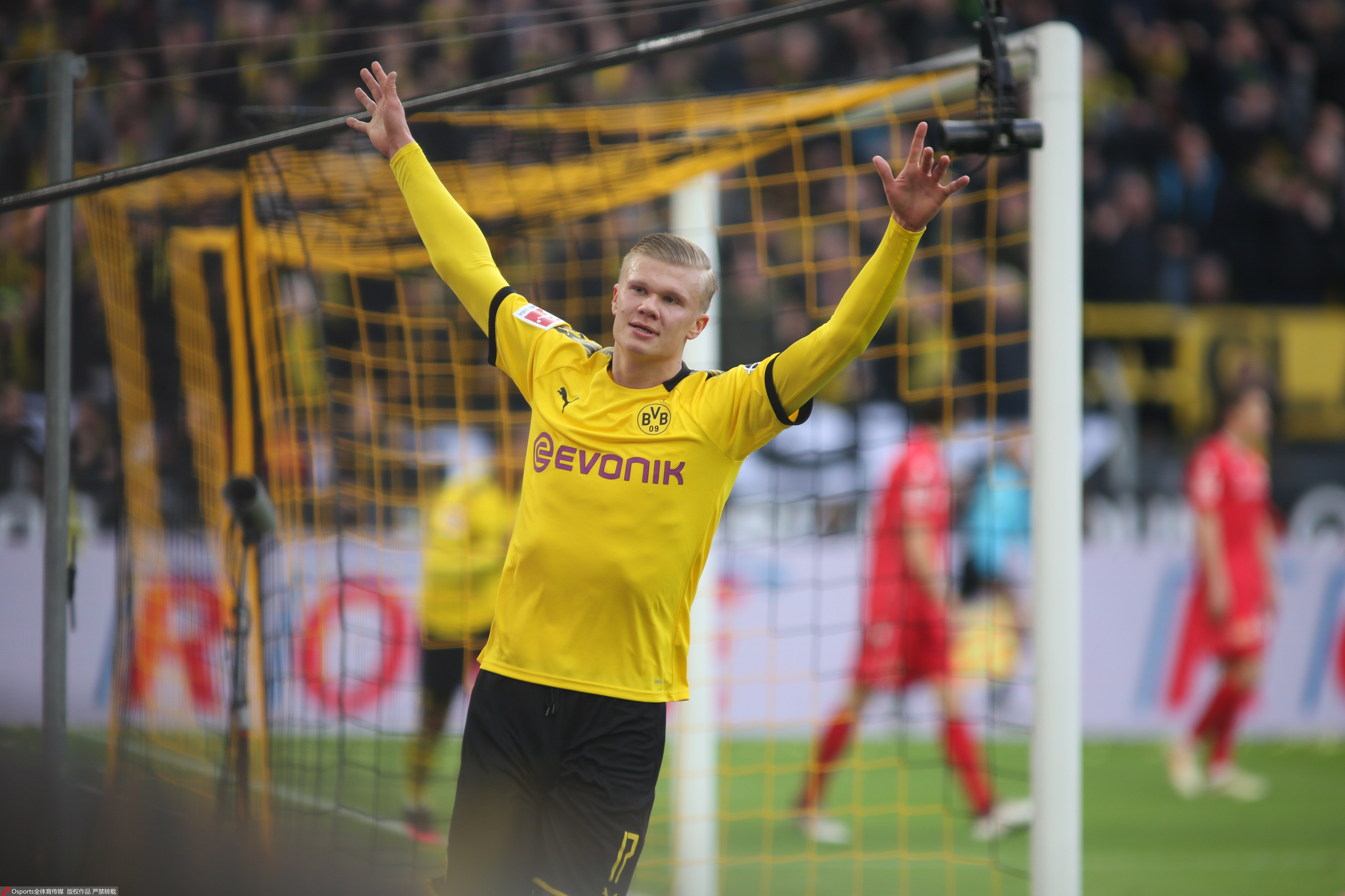 罗马诺：如果阿拉巴明年夏天离队，皇马会密切关注科纳特的情况（罗马诺：阿拉巴若明夏离队，皇马将紧盯科纳特动向）