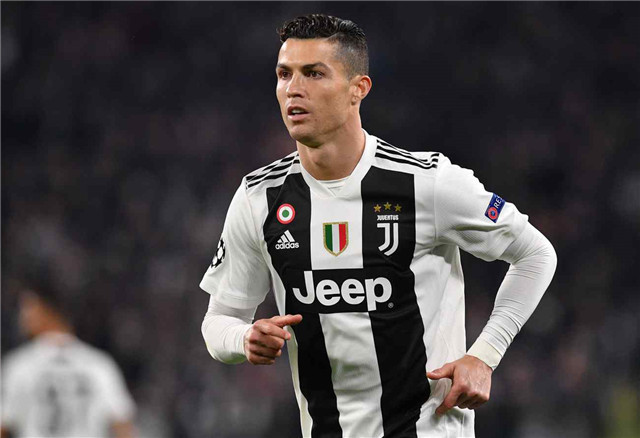 火力压制！威尔斯再中两球&王岚嵚三分也有 辽宁轰出16-3领先15分（威尔斯连中两球、王岚嵚三分命中，辽宁一波16-3拉开15分差距）