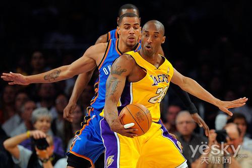 跟队：拉菲尼亚参加了训练一切正常，预计能首发出战法兰克福（随队：拉菲尼亚训练无碍，预计首发迎战法兰克福）