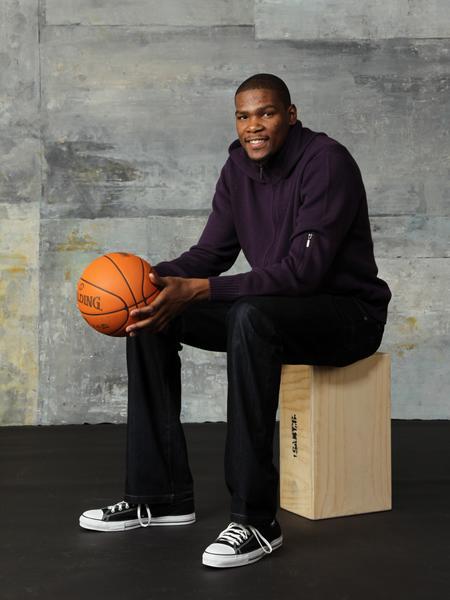 尹鸿博告别信：膝盖和小腿肌无法承受梦想之重，未来会做青训（尹鸿博告别：膝盖与小腿肌难负逐梦之重，未来投身青训）