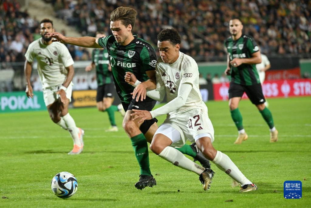 萨姆纳火力全开，高效投射助力球队领先（萨姆纳手感火热，高效投篮助球队领先）