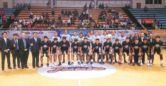 中超：上海海港主场4-1大胜深圳（中超：上海海港主场4比1完胜深圳队）