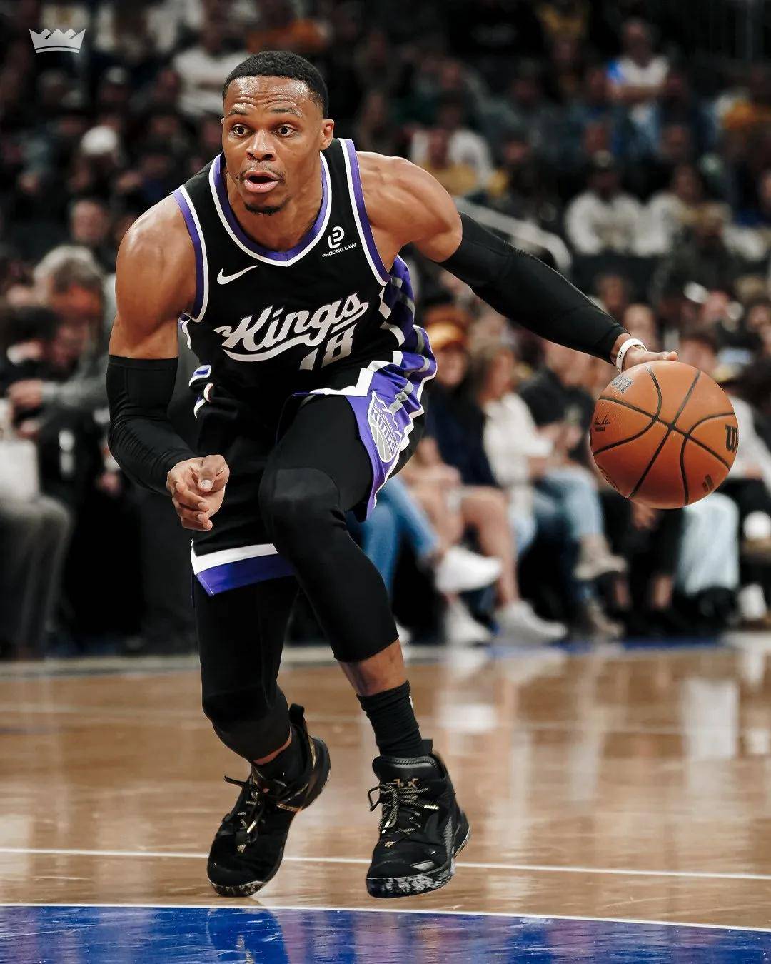 弗洛伦蒂诺指责特瓦斯加入足协董事会，但其本人亦曾加入数年（弗洛伦蒂诺抨击特瓦斯入足协董事会，自己此前亦在任数年）