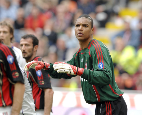 南美杯赛强队纷纷爆发（南美杯劲旅齐发威）