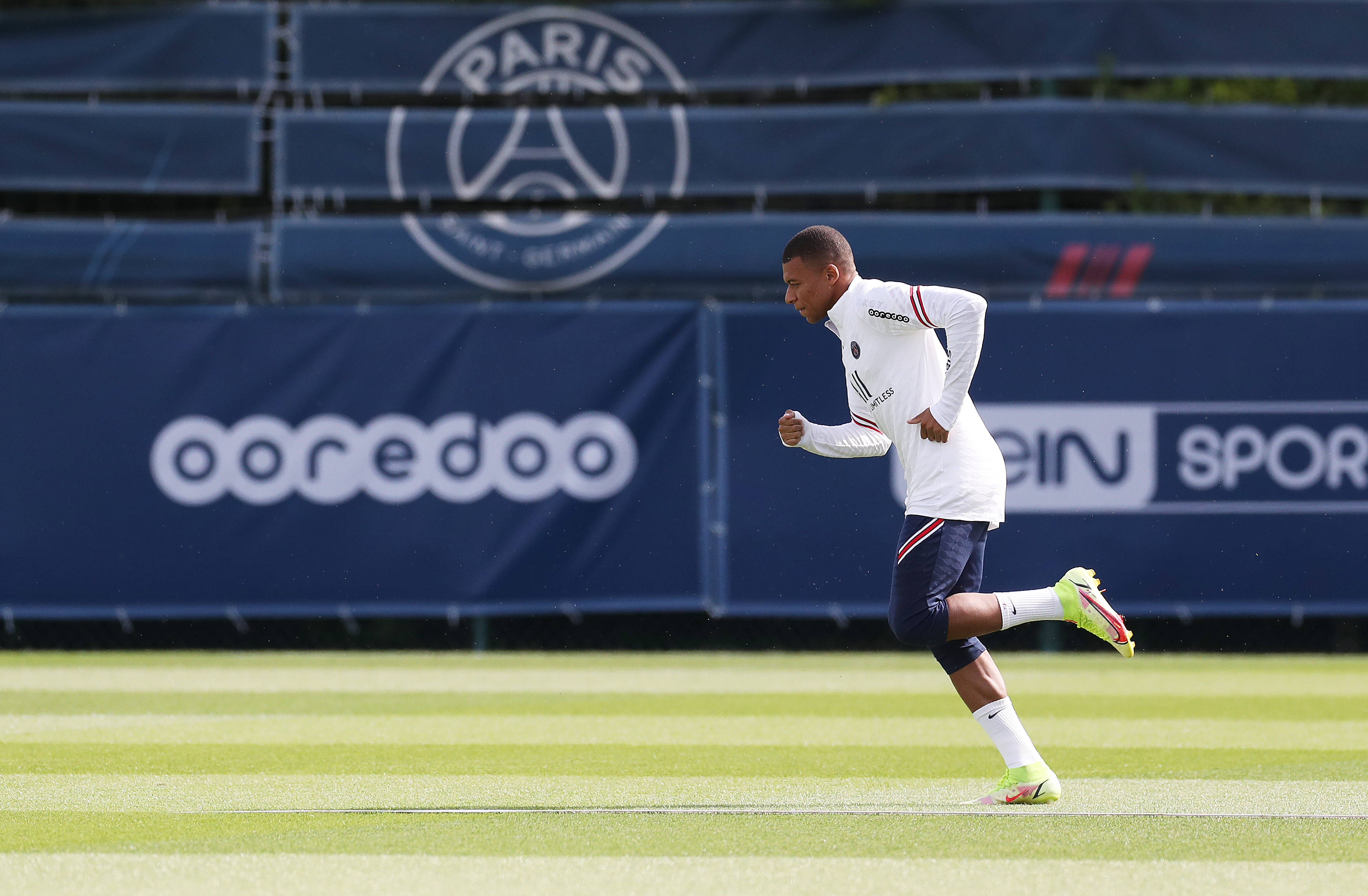 官方：河南队与体育总监贝拉-加西亚续约（官宣：河南队续约体育总监贝拉-加西亚）