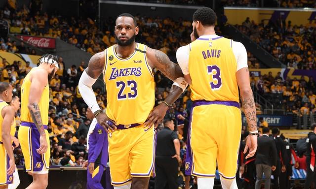 10场7胜，拜仁是击败卡塔尔财团时代巴黎次数并列最多的球队（拜仁10战7胜，对卡塔尔时代巴黎的胜场并列第一）