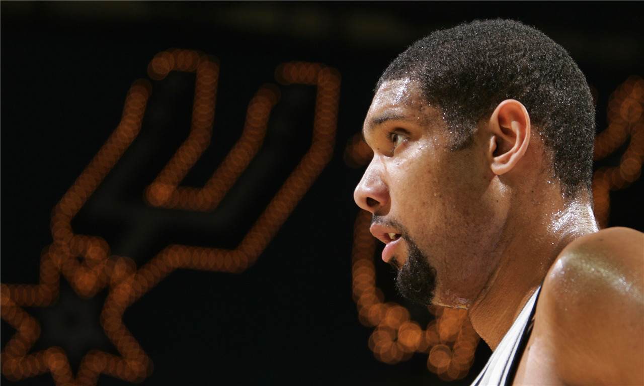 火箭年终大战首节进攻太流畅 杜兰特领衔三大核心攻防强度直接拉满（年末强强对决火箭首节进攻行云流水 杜兰特统帅三核攻防火力全开）