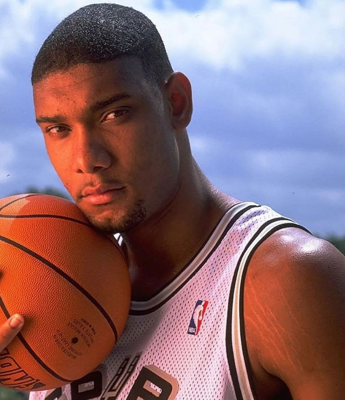 美记：湖人将围绕东契奇&里夫斯建队，希望获得3D球员（美记：湖人计划以东契奇和里夫斯为核心搭建阵容，锁定补强3D球员）