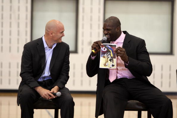 永久铭记！佩德罗-波罗在身上纹了欧联冠军奖杯图案（为铭记荣耀，佩德罗-波罗纹上欧联冠军奖杯）