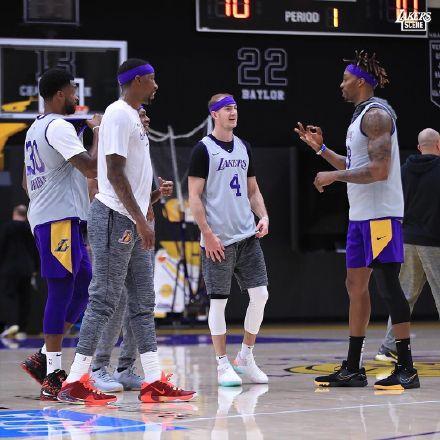 尼克斯官方展示新赛季球衣与篮筐设计（尼克斯官方公布新赛季球衣与篮筐设计）