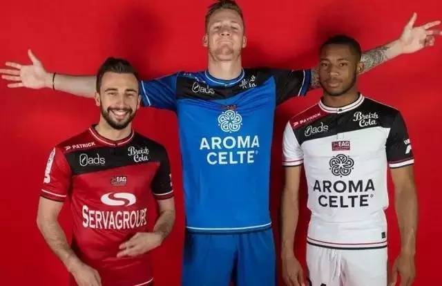 米哈伊柳克短暂亮相，展现惊人实力（米哈伊柳克短暂出场，实力令人惊叹）