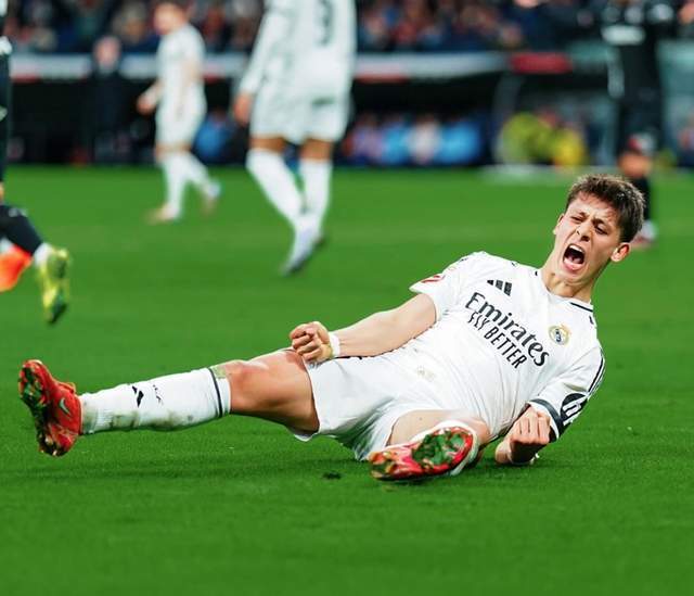 刷新得分生涯之夜！乔治20中12得到39分6篮板8助攻（乔治高光之夜：20投12中轰下39分、6篮板、8助攻）