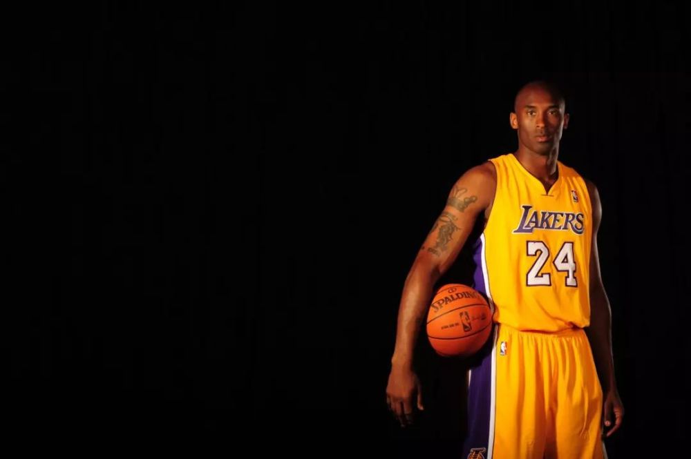 欧洲冠军联赛：皇马意外失利，阿森纳全胜晋级（欧冠：皇马爆冷失利，阿森纳全胜出线）