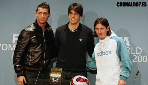 埃梅里上任后维拉5次英超对切尔西赢3场，与上任前20场持平（埃梅里执教后维拉英超对切尔西5战3胜，追平上任前20战胜场）